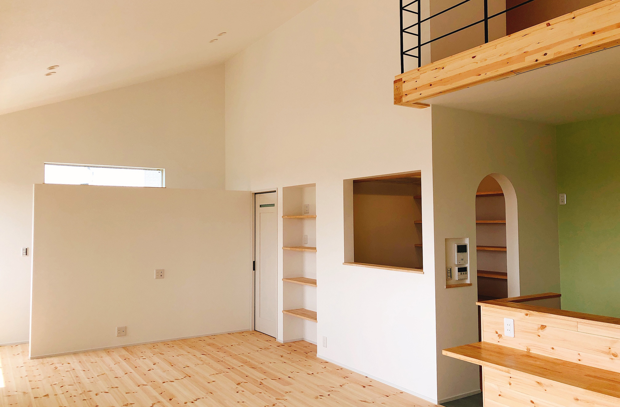 ロフトのある2階リビングのお家 自然素材を使った 子育て住宅 ハウス の新築注文住宅 リフォーム リノベーションなら 京都の設計事務所 アーキテクトオフィス リラブ リラブ建築設計事務所